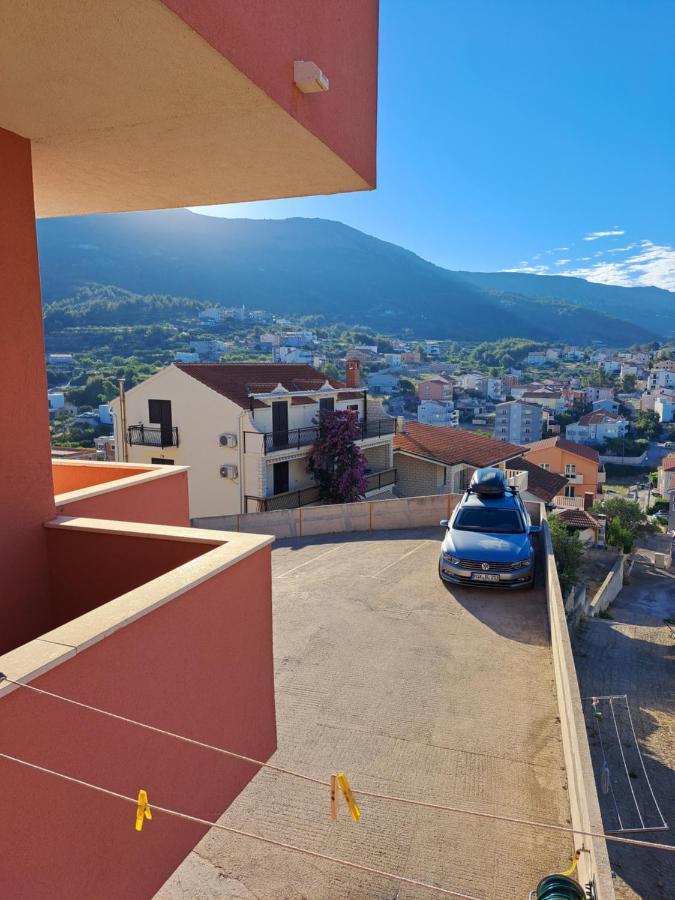 Lifestyle Apartment Podstrana Bagian luar foto